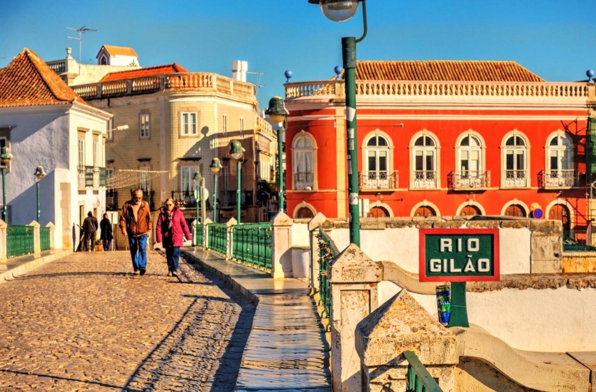 Executive Townhouse, Tavira Centre, Shared Pool Villa Bagian luar foto