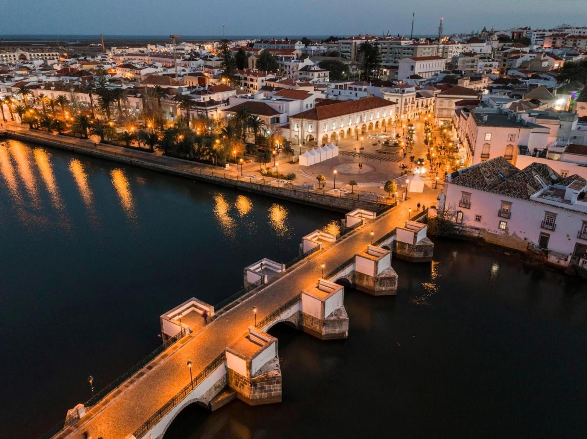 Executive Townhouse, Tavira Centre, Shared Pool Villa Bagian luar foto