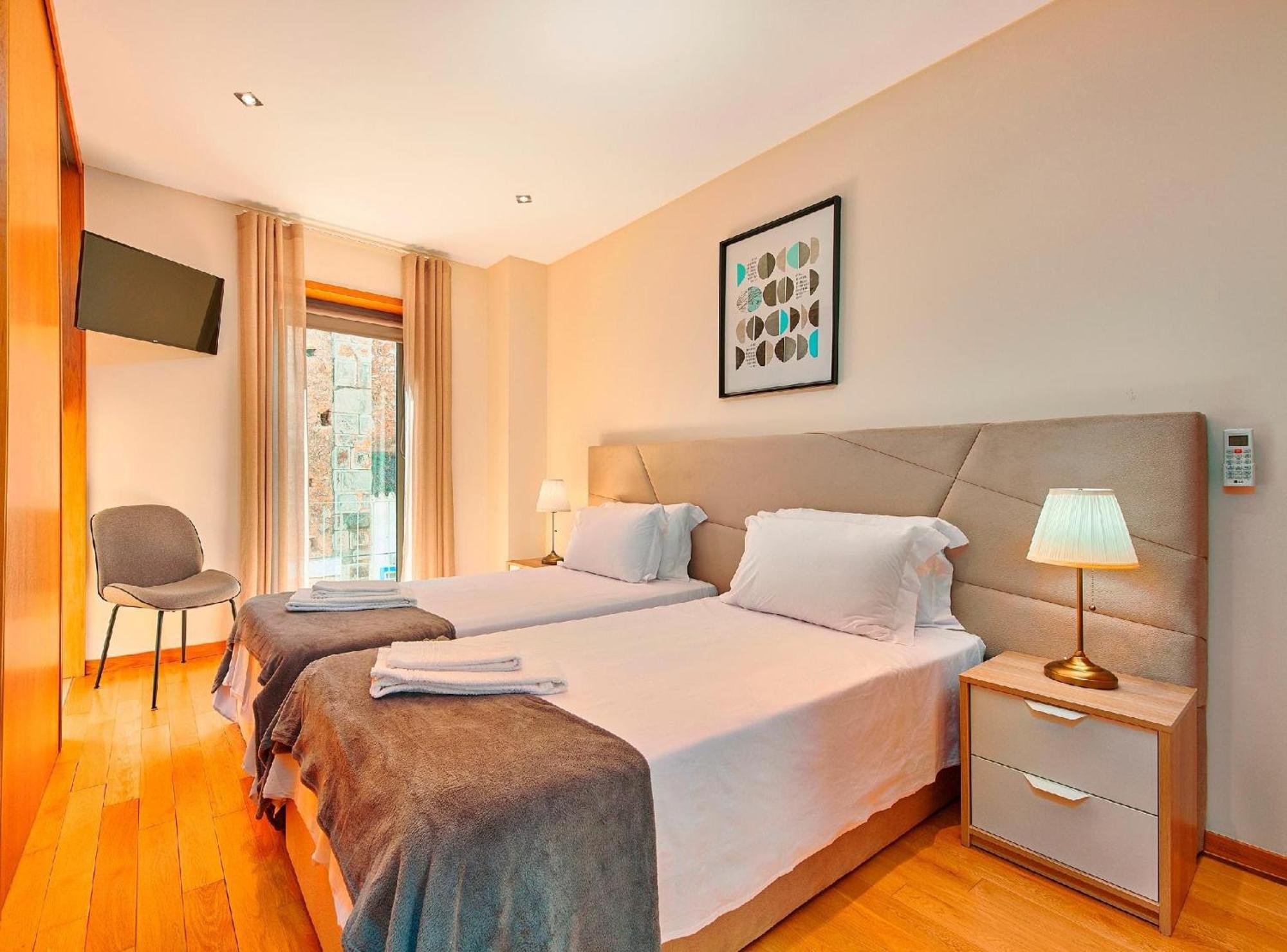 Executive Townhouse, Tavira Centre, Shared Pool Villa Bagian luar foto