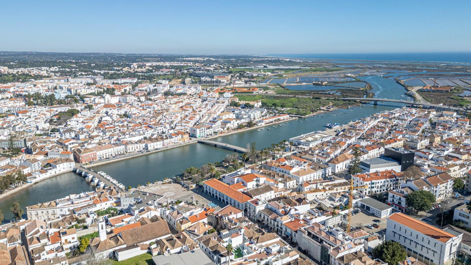 Executive Townhouse, Tavira Centre, Shared Pool Villa Bagian luar foto