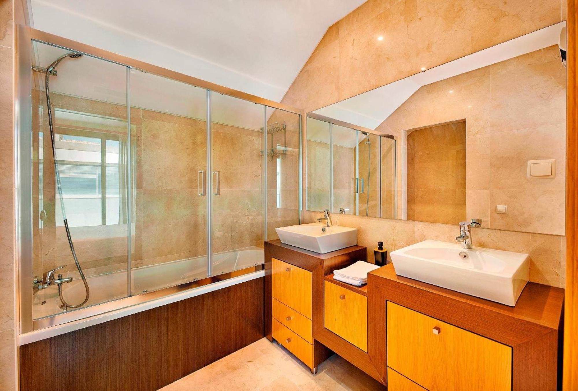 Executive Townhouse, Tavira Centre, Shared Pool Villa Bagian luar foto