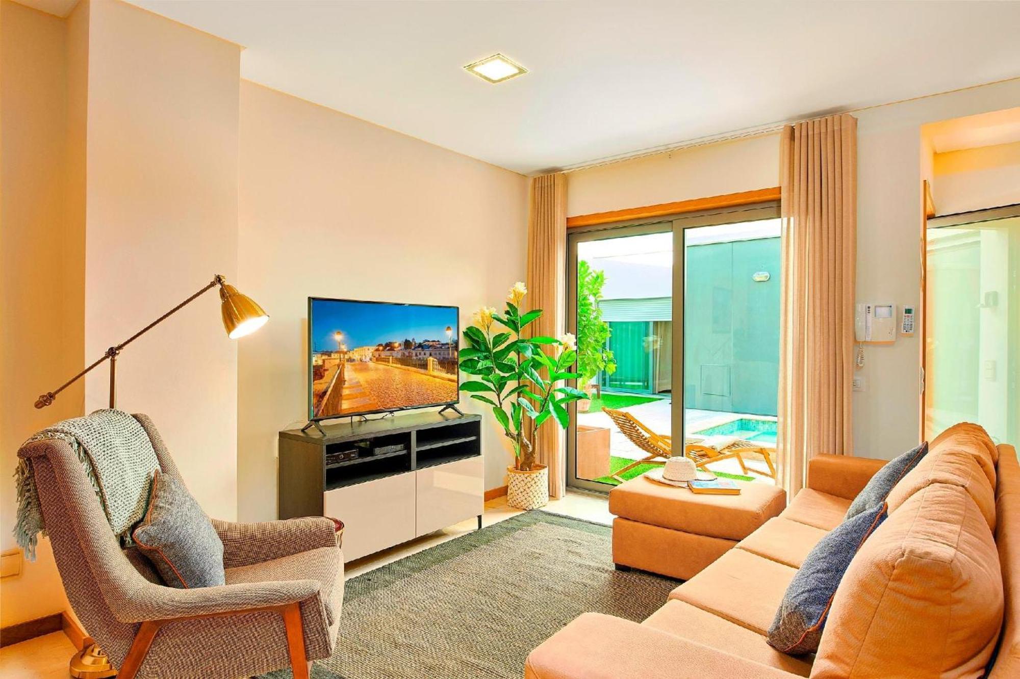 Executive Townhouse, Tavira Centre, Shared Pool Villa Bagian luar foto