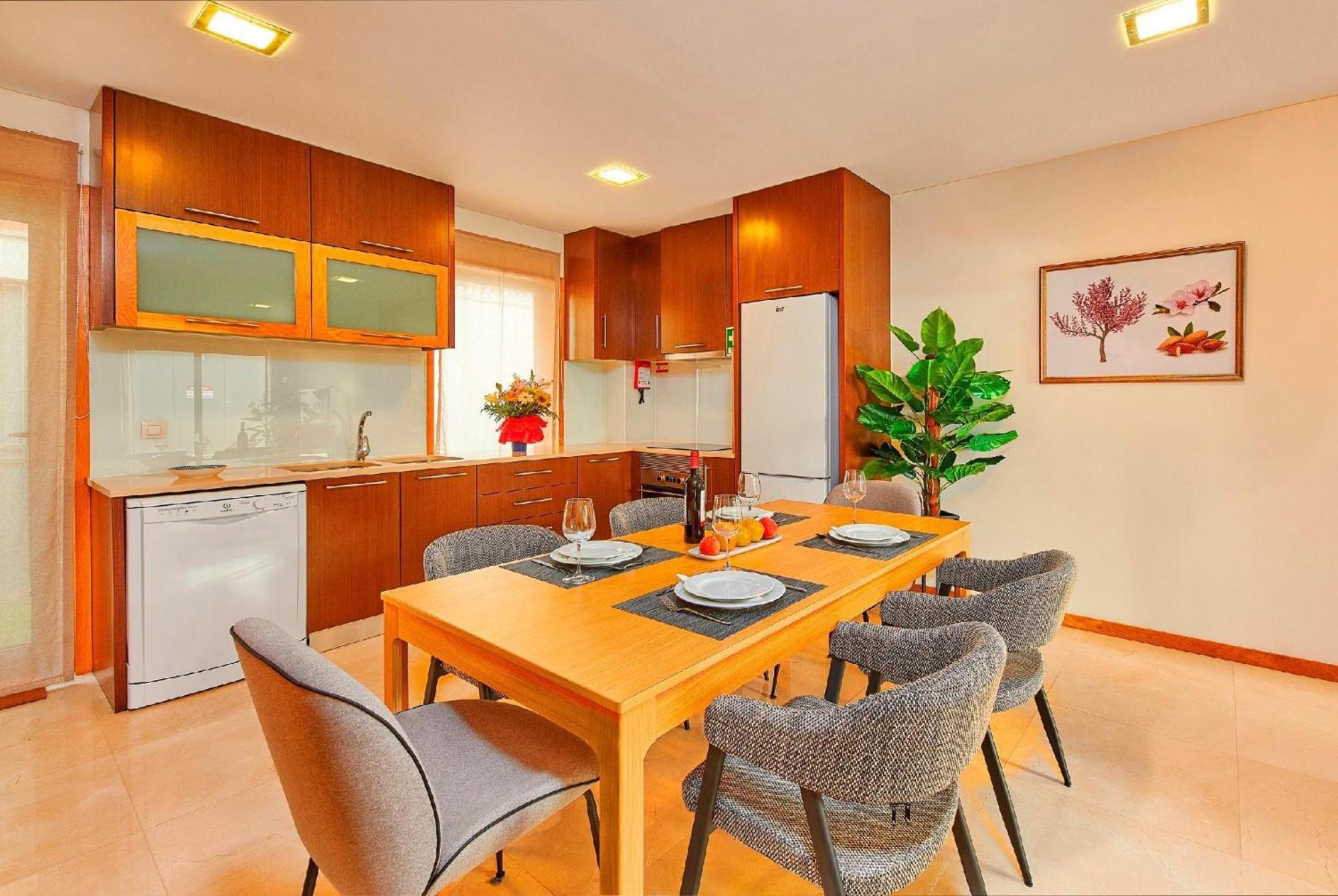 Executive Townhouse, Tavira Centre, Shared Pool Villa Bagian luar foto